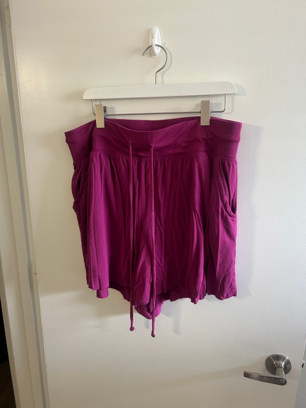 LIVI by Lane Bryant — Women's Magenta Drawstring Lounge Shorts - sz 18/20